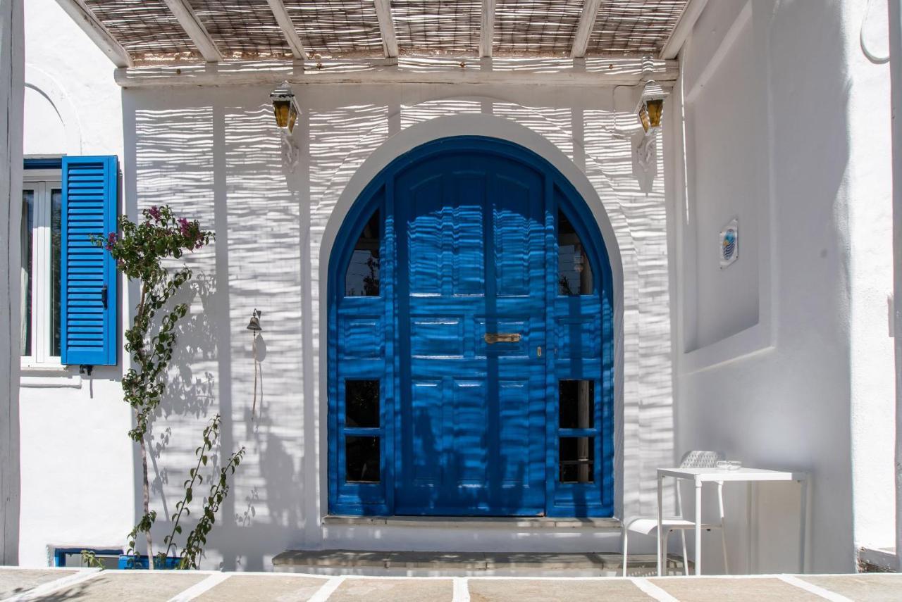 Livadia Seaside Studios 10 Paro Esterno foto